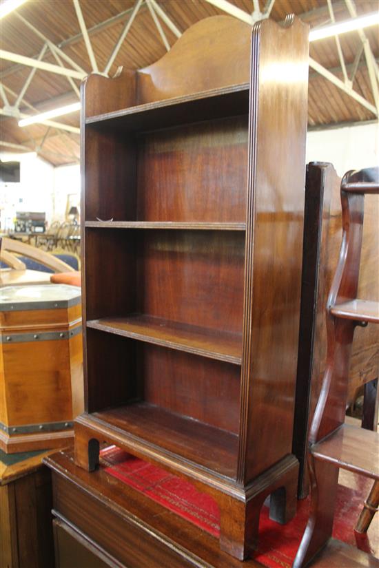 Small mahogany 4 tier open bookcase
